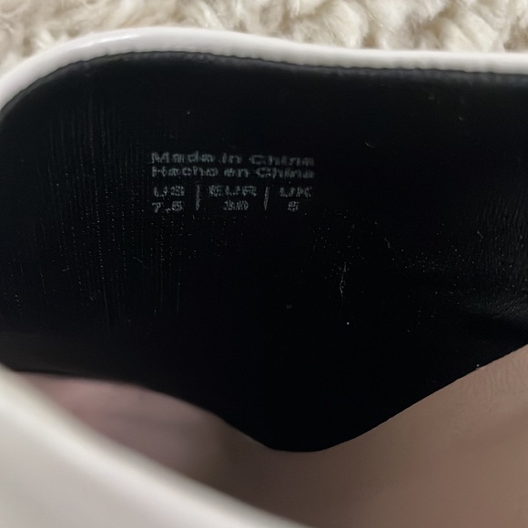 White Pointed Toe Clog with Snakeskin Print Block Heel - Picture 12 of 13